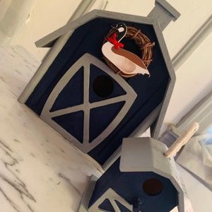 Country Barn Birdhouses